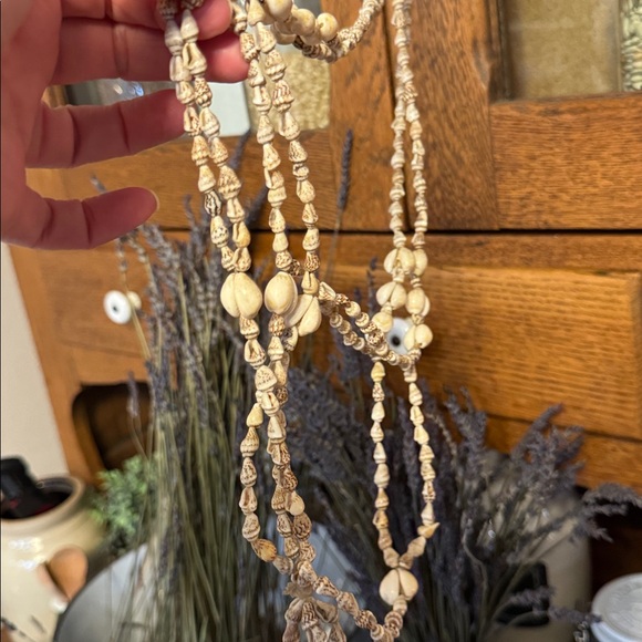 Cowrie Shell Plant holder/hanger 52” long - Picture 3 of 5